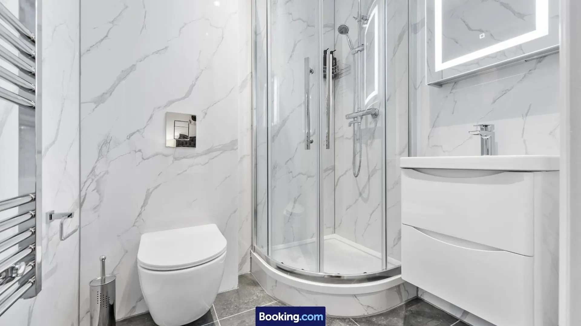 Modern, Central & Comfy Apt By Stay Smart Short Lets & Serviced Accommodation Deptford With Free Wifi London